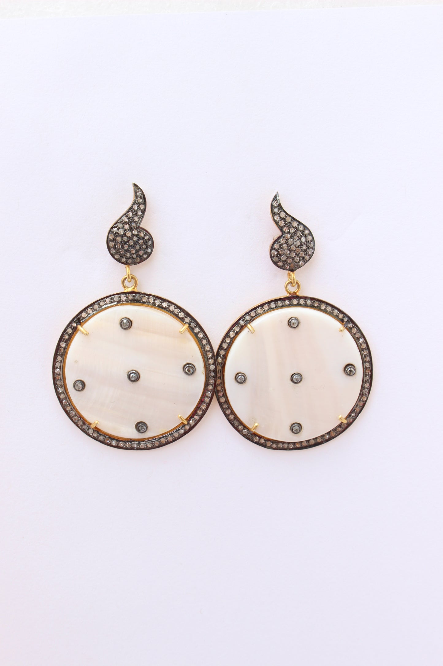 NEW 1- MOTHER OF PEARL EARRINGS - 4 DIAMONDS