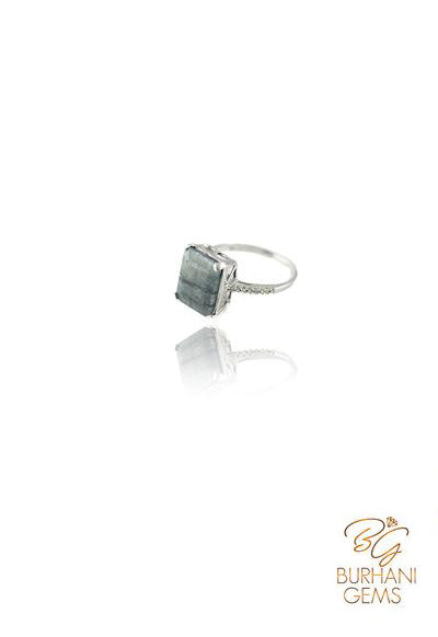 WHITE GOLD SAPPHIRE DIAMOND RING